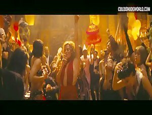 Margot Robbie Dancing, Sexy scene in Babylon (2022) 11