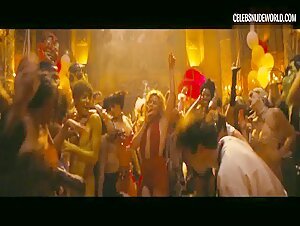 Margot Robbie Dancing, Sexy scene in Babylon (2022) 12