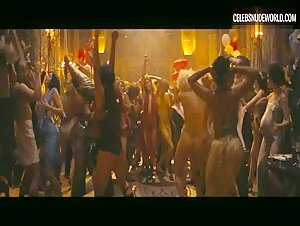 Margot Robbie Dancing, Sexy scene in Babylon (2022) 16
