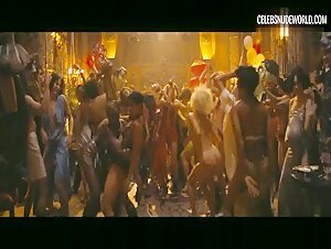 Margot Robbie Dancing, Sexy scene in Babylon (2022) 17