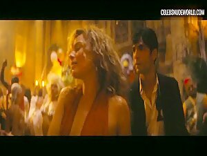 Margot Robbie Dancing, Sexy scene in Babylon (2022) 2