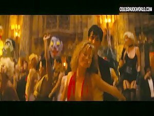 Margot Robbie Dancing, Sexy scene in Babylon (2022) 3