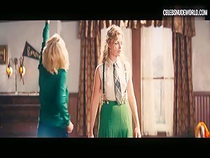 Margot Robbie Pokeys, Set scene in Babylon (2022) 7