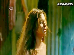 Angeli Khang breasts, butt scene in Silip Sa Apoy (2022) 19
