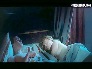 Kiruna Stamell breasts, Nude scene in The Serpent Queen (2022) 3