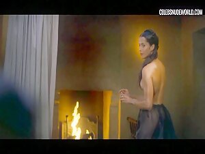 Amrita Acharia fireplace, Nude scene in The Serpent Queen (2022) 2