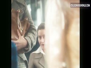 Maisie Williams Sexy, prosthetic scene in Pistol (2022) 6