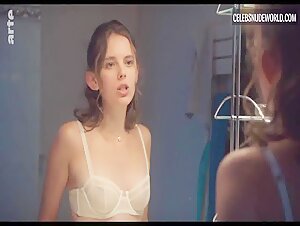 Louisiane Gouverneur underwear, Sexy scene in Clèves (2022) 9