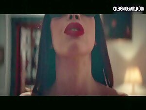 Ilenia Pastorelli breasts, Nude scene in Dark Glasses (2022) 12