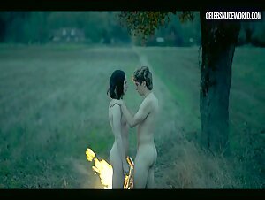 Martyna Byczkowska butt, breasts scene in Absolute Beginners (2023-) 18