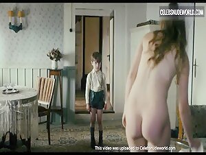 Saskia Rosendahl butt, Nude scene in Never Look Away (2018) 17