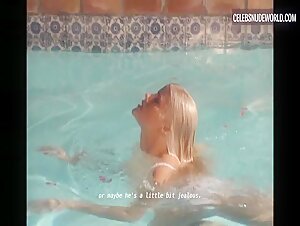 Anna Nicole Smith Sexy, bikini scene in Anna Nicole Smith: You Don't Know Me (2023) 20