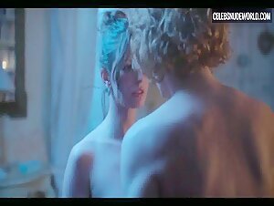 Iris Jodorowsky breasts, Nude scene in Between Us (2023) 5