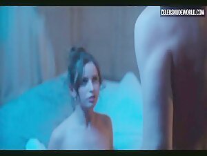 Iris Jodorowsky breasts, Nude scene in Between Us (2023) 8