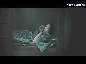 Tae-ri Kim Nude, breasts scene in The Handmaiden (2016) 2