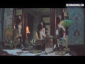 Min-hee Kim, Tae-ri Kim lesbian, tits scene in The Handmaiden (2016) 13