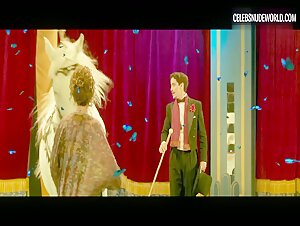 Bruna Linzmeyer Falling, Nipslip scene in The Great Mystical Circus (2018) 1