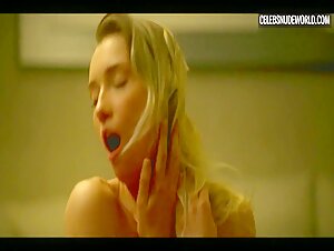 Natasha Esca Sexy, Blonde scene in Luis Miguel: The Series (2018-2021) 12