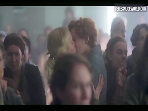 Ana Polvorosa, Ana Fernandez kissing, Lesbian scene in Cable Girls (2017-2020) 1