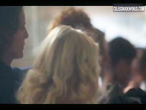 Ana Polvorosa, Ana Fernandez Nude, Spray scene in Cable Girls (2017-2020) 20