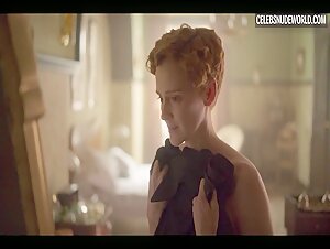 Ana Polvorosa Bedroom, Sideboob scene in Cable Girls (2017-2020) 12