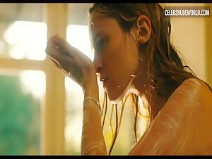 Laetitia Dosch Washing, Shower scene in Gaspard at the Wedding (2017) 7