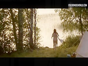 Oona Airola Outdoors, Running scene in Age of Reason (2018) 5