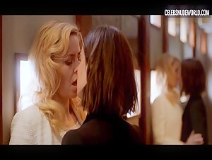 Heida Reed, Sara Dögg Ásgeirsdottir Brunette, Lesbian scene in Stella Blómkvist (2017-2021) 4