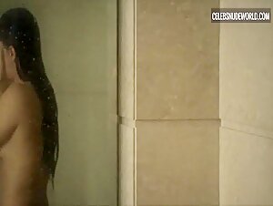 Alicia Jaziz Shower, Wet scene in Ingobernable (2017-2018) 6