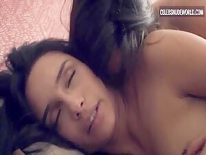 Alicia Jaziz, Susana Rojas Lesbian, Nude scene in Ingobernable (2017-2018) 4