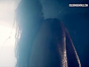 Kate del Castillo Wet, Nude scene in Ingobernable (2017-2018) 4