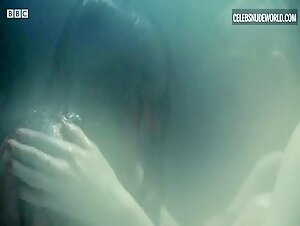 Synnove Karlsen, Rachel Hurd-Wood Underwear, Bra scene in Clique (2017-2018) 11
