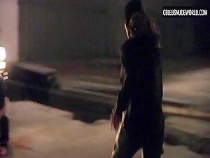 Erendira Ibarra Cheeks, Kissing scene in Ingobernable (2017-2018) 5