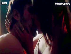 Synnove Karlsen Sex, Bedroom scene in Clique (2017-2018) 2