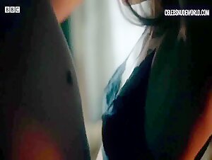 Synnove Karlsen Sex, Bedroom scene in Clique (2017-2018) 5