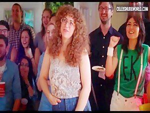 Noël Wells Laughing, Sexy scene in Mr. Roosevelt (2017) 18