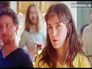 Noël Wells Laughing, Sexy scene in Mr. Roosevelt (2017) 6