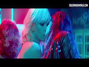Charlize Theron, Sofia Boutella Kissing, Club scene in Atomic Blonde (2017) 5