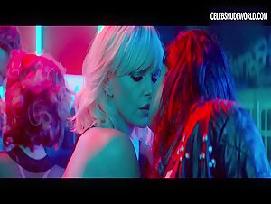 Charlize Theron, Sofia Boutella Kissing, Club scene in Atomic Blonde (2017) 7