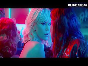 Charlize Theron, Sofia Boutella Kissing, Club scene in Atomic Blonde (2017) 9