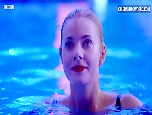 Rachel Hurd-Wood Blonde, Underwear scene in Clique (2017-2018) 3