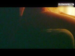 Emma Docker underwear, Nude scene in Peelers (2016) 10