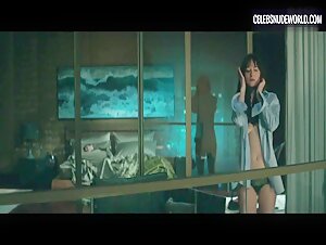 Dakota Johnson Nude, Balcony scene in Fifty Shades Darker (2017) 17