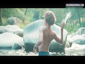 Julia Koschitz breasts, Nude scene in Jonathan (2016) 17