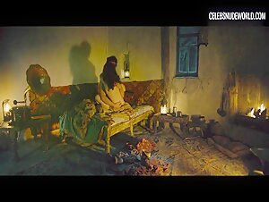 María Valverde Sex, Bedroom scene in Ali & Nino (2016) 4