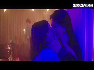 Jasna Fritzi Bauer, Arly Jover Dancing, Nightclub scene in Axolotl Overkill (2017) 3