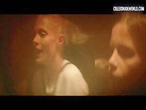 Jasna Fritzi Bauer, Arly Jover Dancing, Smoking scene in Axolotl Overkill (2017) 7