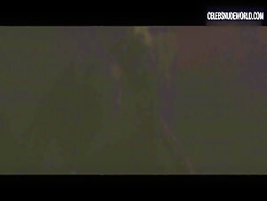 Jasna Fritzi Bauer, Mavie Hörbiger Nightclub, Dancing scene in Axolotl Overkill (2017) 4