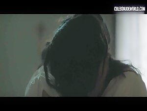 Margaret Qualley, Rebecca Dayan Lesbian, Brunette scene in Novitiate (2017)