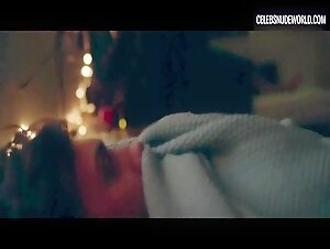 Vivian McCall Nude, Dorm scene in Frat Star (2017) 14